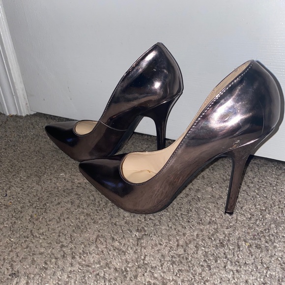 Heels - Picture 2 of 4